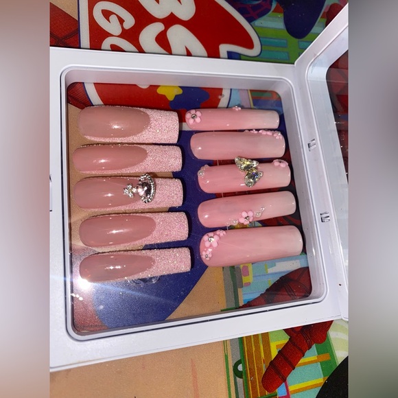 Press-ons - Picture 3 of 3